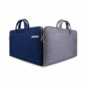 Sacoche de Transport Tissus Cette sacoche de transport pour Macbook est conçue en nylon gris et parfaitement étanche. Son style sobre, sa polyvalence et son côté pratique en font un accessoire de transport indispensable dans toutes vos sorties